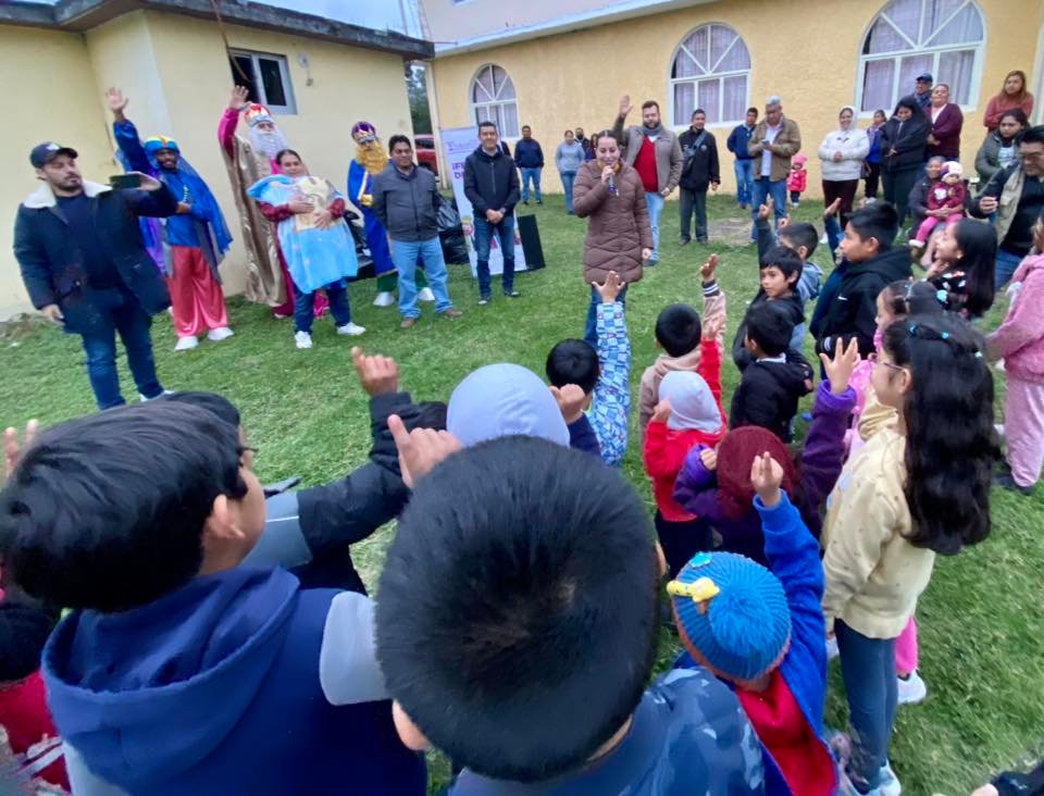 614929794_122108529399184381_6860058878281889432_n La magia de los Reyes Magos llega a cada rincón de Tlalnelhuayocan