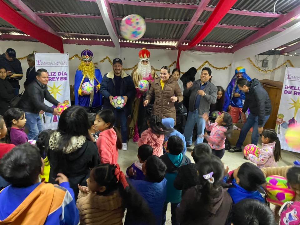 616234653_122108528559184381_1169891563210595141_n La magia de los Reyes Magos llega a cada rincón de Tlalnelhuayocan