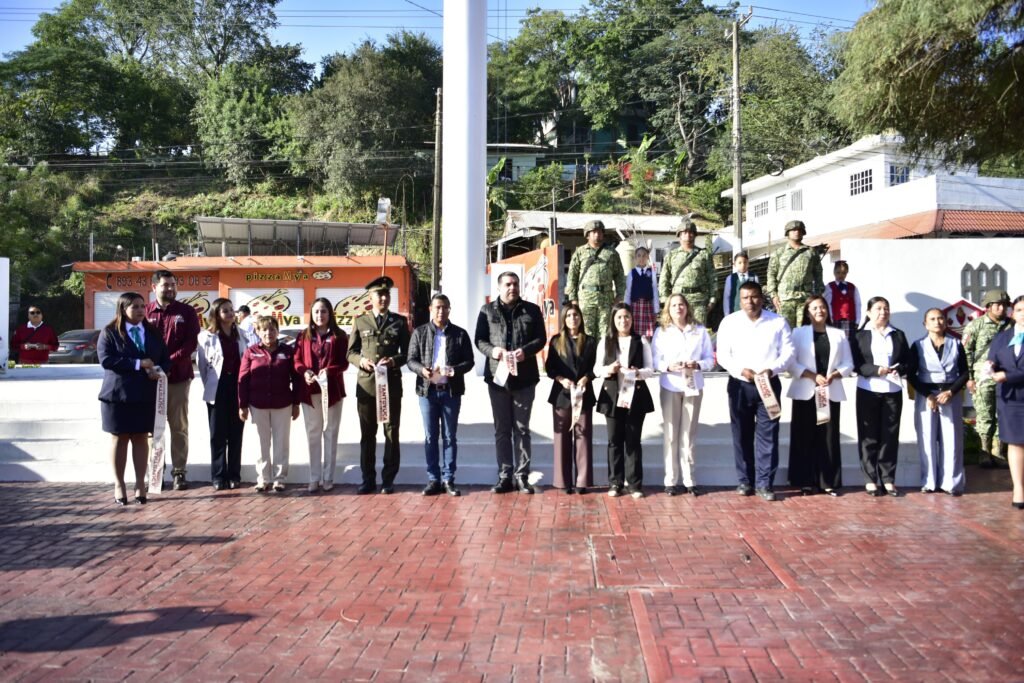WhatsApp-Image-2026-02-28-at-10.16.23-PM-1-1024x683 Encabeza alcalde Roberto San Román acto cívico por el Día de la Bandera e inaugura remodelación de la Glorieta Francisco I. Madero