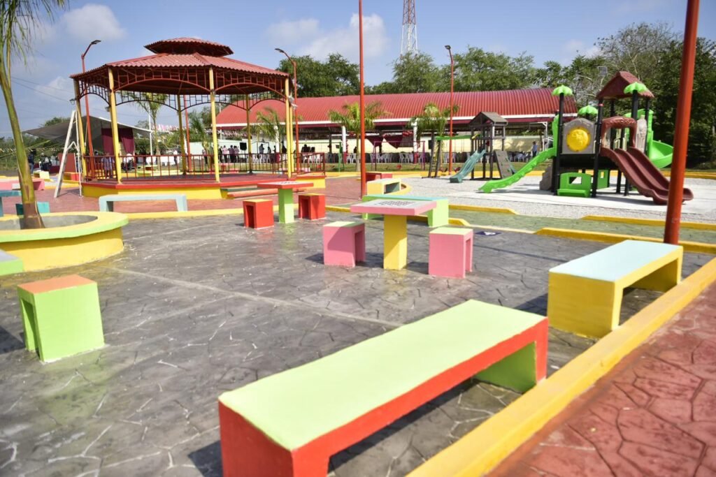 WhatsApp-Image-2026-02-28-at-10.38.19-PM-1024x683 Inauguran parque infantil en San Sebastián, Tantoyuca; compromiso cumplido de la Gobernadora a Rocío Nahle
