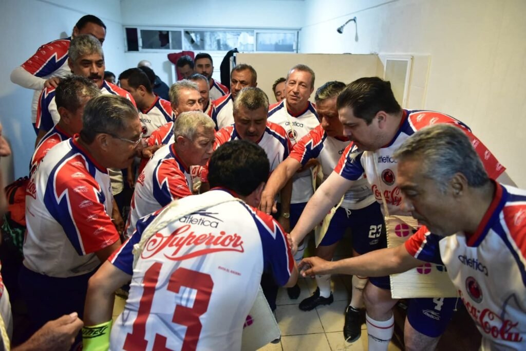 WhatsApp-Image-2026-02-28-at-11.12.46-PM-2-1024x683 Magno encuentro Leyendas del América vs Leyendas de Tantoyuca