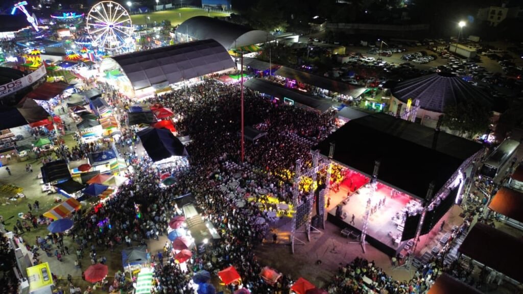 2-8-1024x576 Calibre 50 arranca fuerte esta primera noche de la LII Expo Feria Tantoyuca 2026.