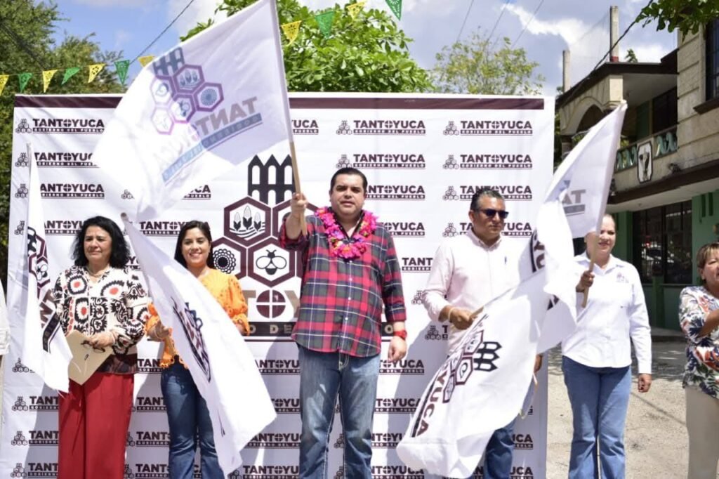 3-4-1024x682 Alcalde de Tantoyuca da banderazo de inicio a rehabilitación de pavimentación