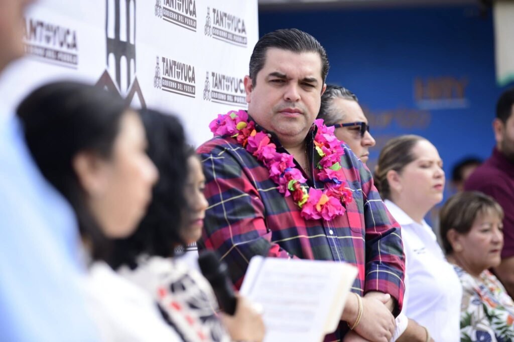 4-5-1024x683 Alcalde de Tantoyuca da banderazo de inicio a rehabilitación de pavimentación