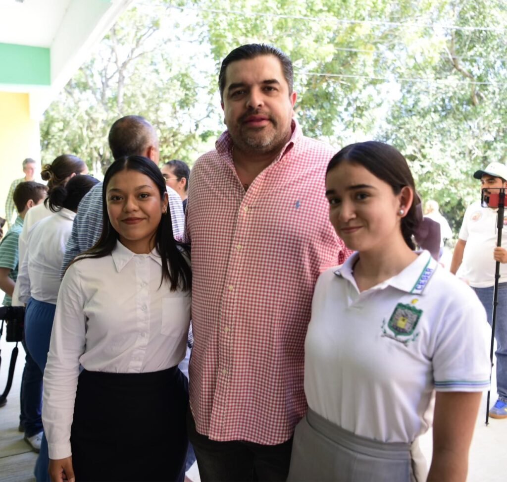 651304643_122162977598891843_3129759109377167406_n-1024x973 En Tantoyuca se continúa con el impulso a la educación: Roberto San Román