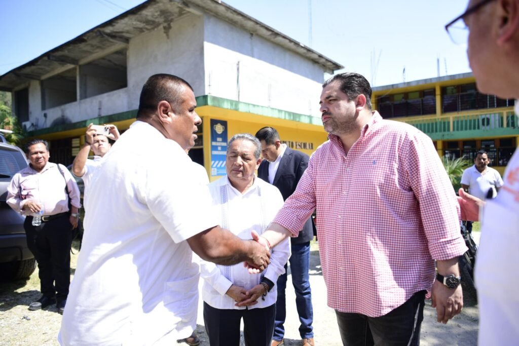 651375177_122162977484891843_2725659423433923653_n-1024x683 En Tantoyuca se continúa con el impulso a la educación: Roberto San Román