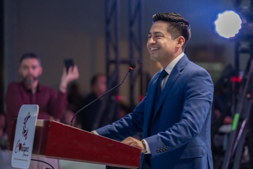 WhatsApp-Image-2026-03-01-at-12.48.38-PM-1024x683 Regresó la Feria: Coatepec coronó a Constanza I