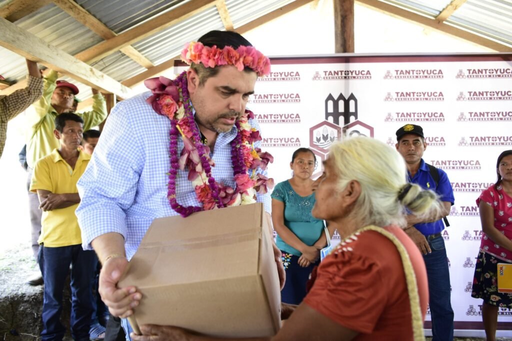 t6-1024x683 Beneficiadas, este miércoles, más de 350 familias de Tantoyuca con programa alimentario 