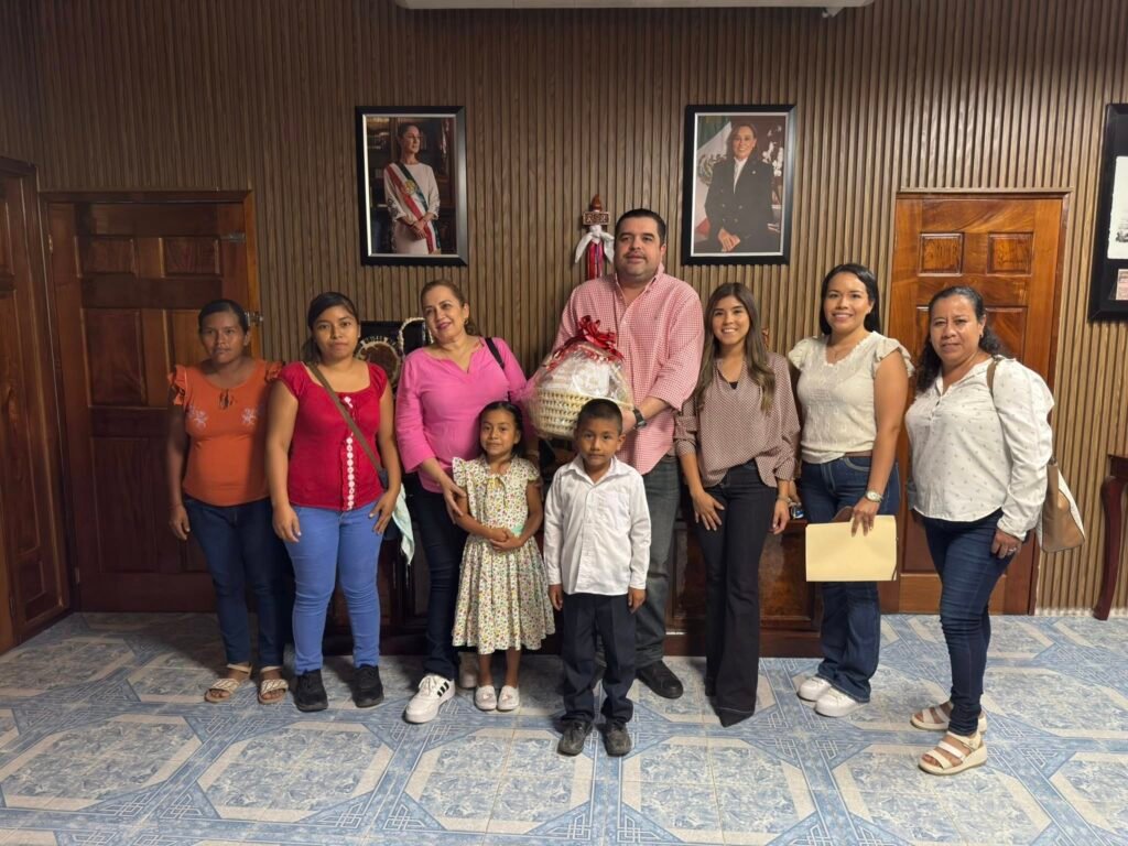 2-15-1024x768 Alcalde de Tantoyuca, padrino de generación de varias instituciones educativas