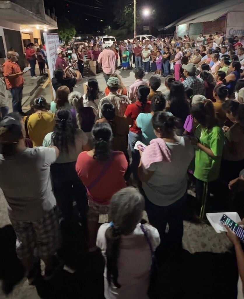 2-16-837x1024 Entrega alcalde de Tantoyuca más de 200 despensas en la colonia Cerro de la Cruz