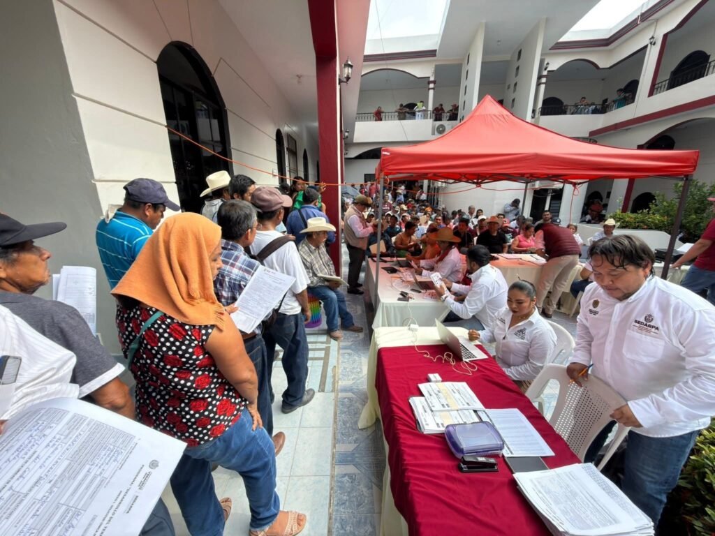 2-19-1024x768 En Tantoyuca, decenas de productores responden a programas de Sedarpa