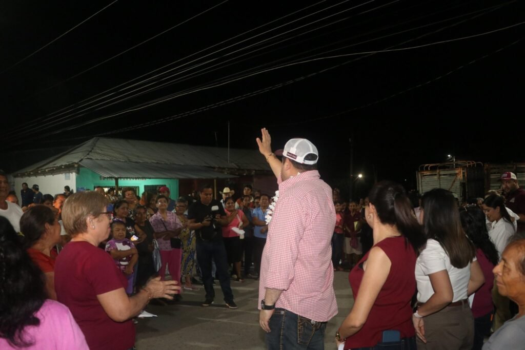 3-14-1024x683 Entrega alcalde de Tantoyuca más de 200 despensas en la colonia Cerro de la Cruz
