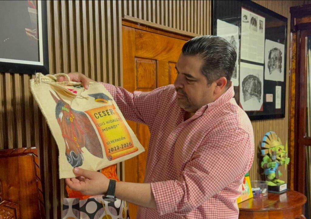 4-13-1024x721 Alcalde de Tantoyuca, padrino de generación de varias instituciones educativas