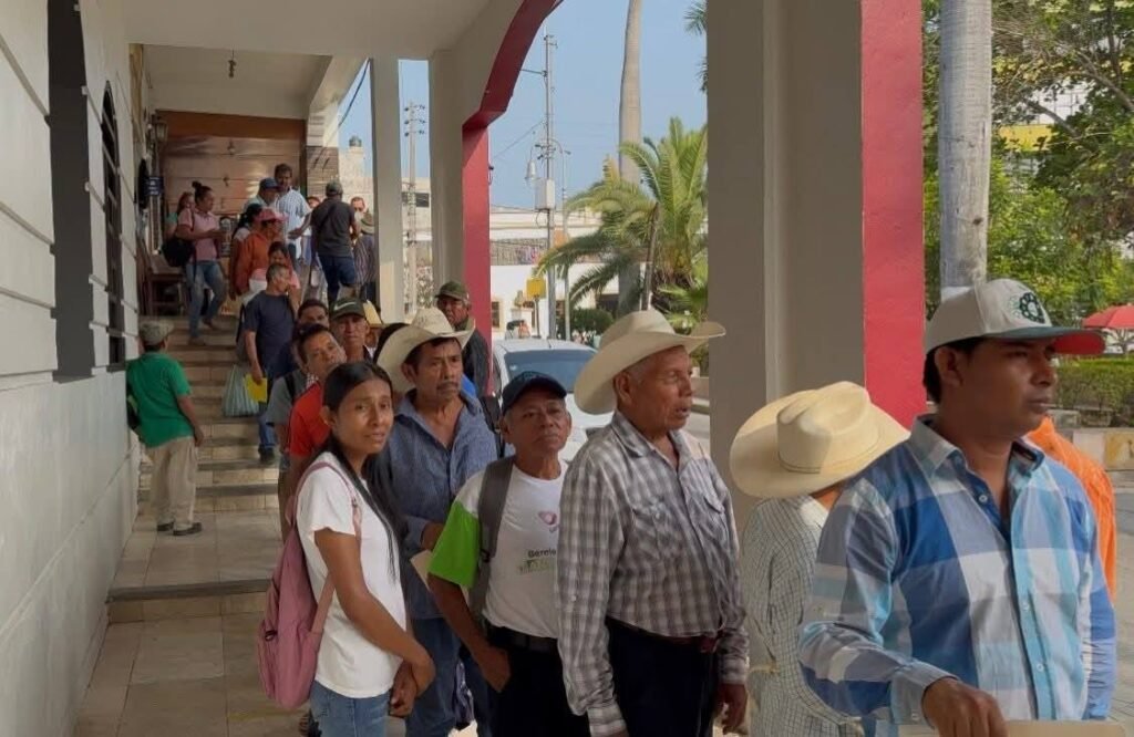 4-17-1024x666 En Tantoyuca, decenas de productores responden a programas de Sedarpa