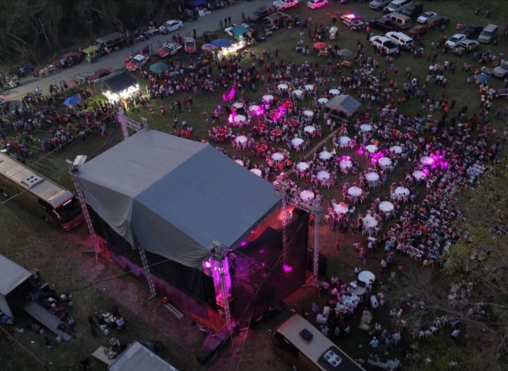 4-19-1024x749 Alcalde de Tantoyuca festeja su cumpleaños en la comunidad de La Estanzuela