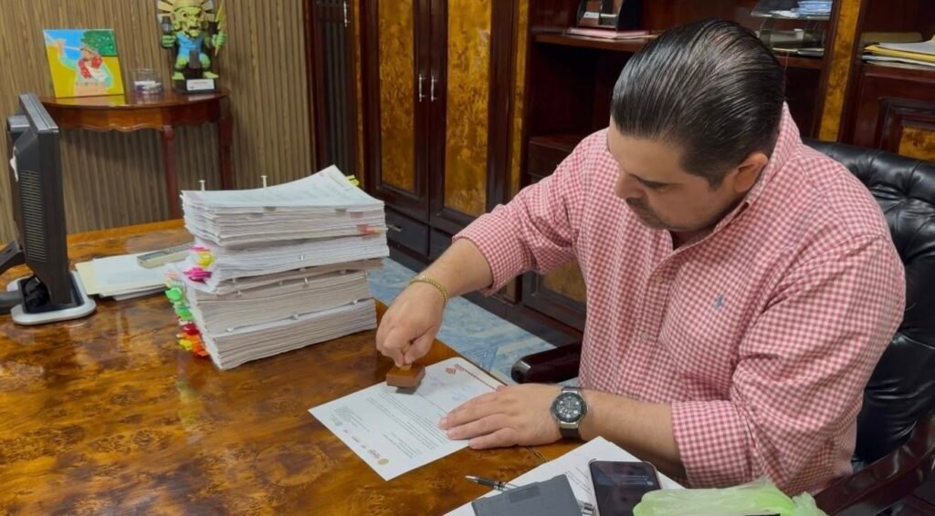 5-14-1024x566 Alcalde de Tantoyuca, padrino de generación de varias instituciones educativas