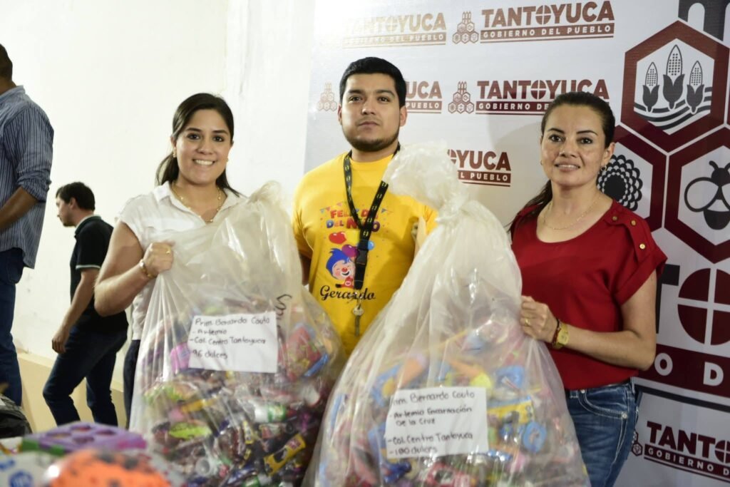 6-15-1024x683 Entrega Ayuntamiento de Tantoyuca juguetes y dulces a escuelas de las comunidades