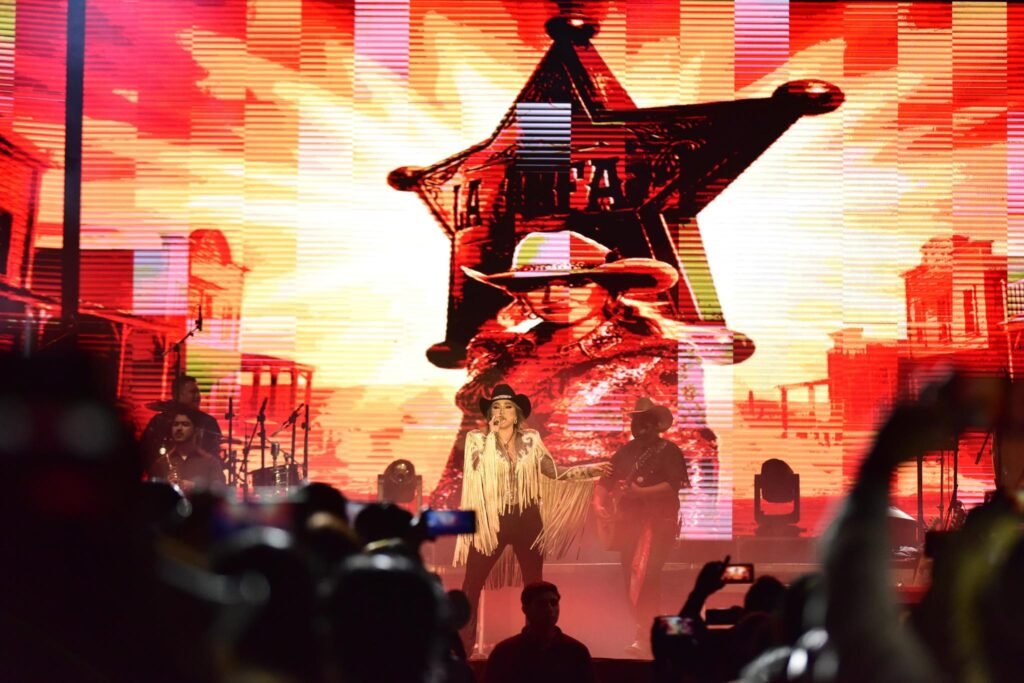 7-1024x683 #11día ¡Alicia Villarreal hizo vibrar la Expoferia y Carnaval Tantoyuca 2026!