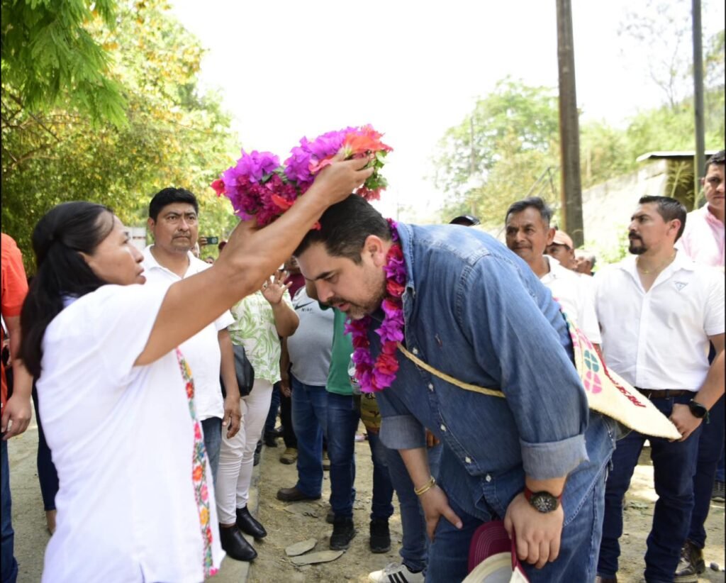 c-2-1024x822 Alcalde de Tantoyuca da banderazo a obra de pavimentación con concreto hidráulico 