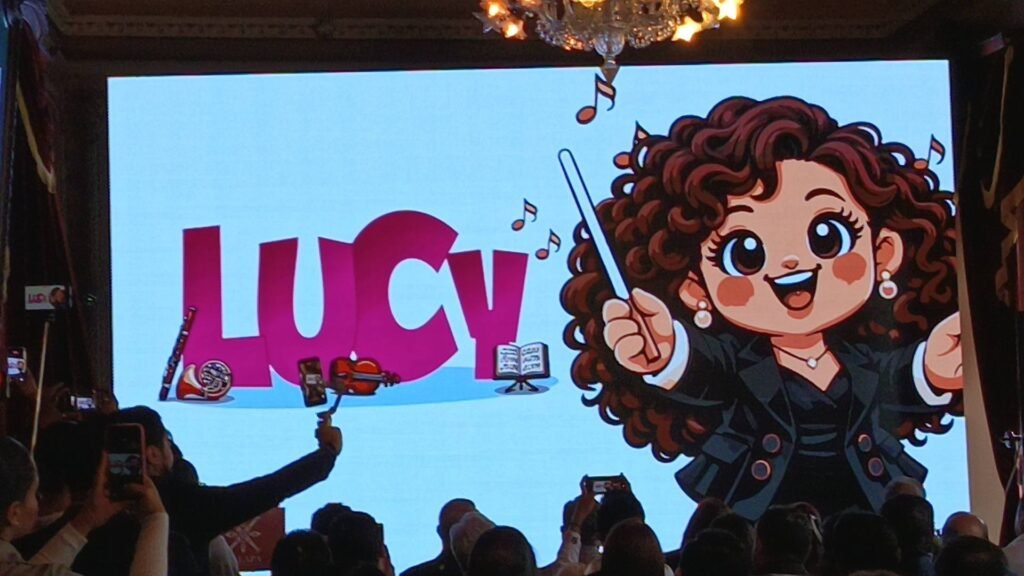 lucy-1024x576 Mesa de Redacción