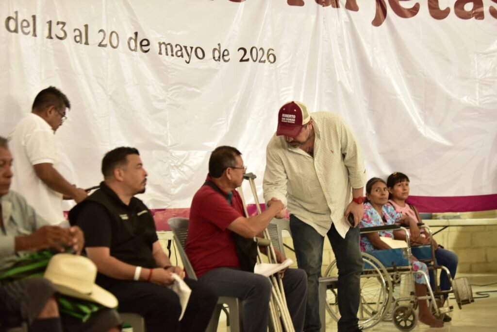 2-11-1024x683 Entregan en Tantoyuca tarjetas del programa para personas con discapacidad 