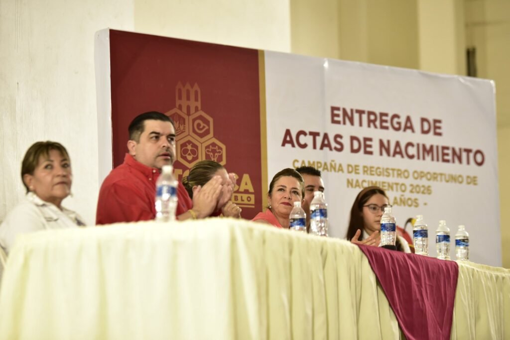 3-7-1024x683 Encabeza alcalde de Tantoyuca entrega de actas de nacimiento