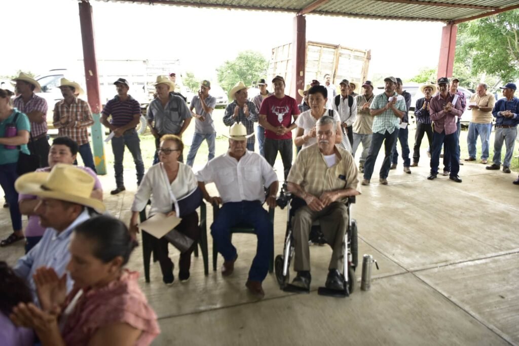 3-4-1024x683 Entrega alcalde de Tantoyuca más de 300 despensas en Mincuini y Tampamas