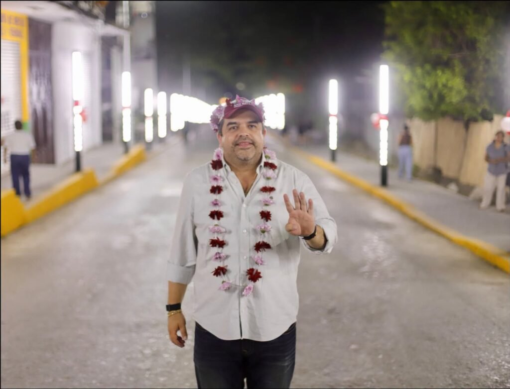 3-2-1024x782 Inauguran más 130 luminarias en avenida Juanamar de Tantoyuca